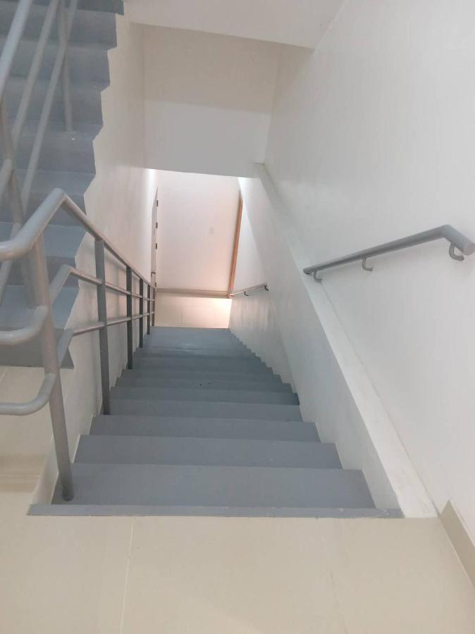 Paranaque Sm-sucat Field Res. Bldg 5, 2/f, 2br With Balcony
