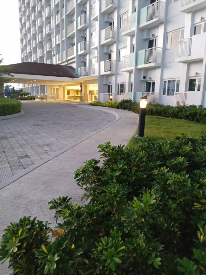 Paranaque Sm-sucat Field Res. Bldg 5, 2/f, 2br With Balcony * Manila